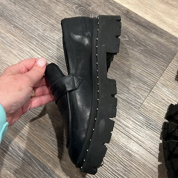 Schutz black leather Christie chunky studded lug sole loafer size 8.5 - Picture 6 of 11